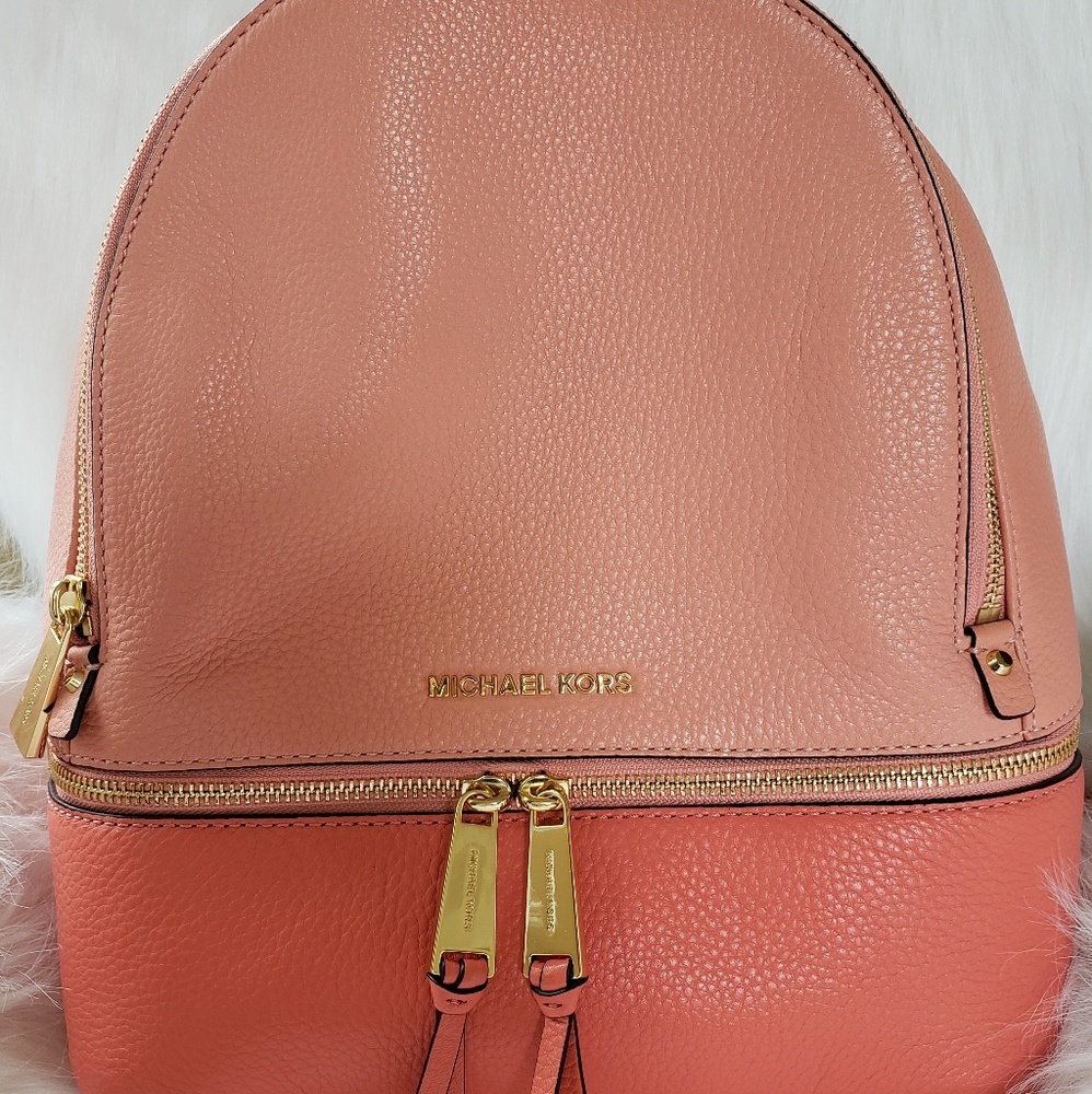 Michael Kors Pebble Leather Rhea Zip Med Backpack